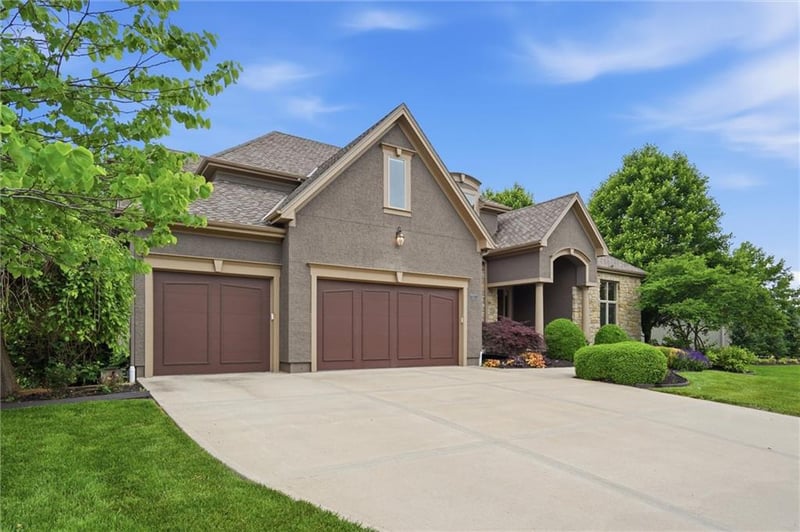 9605 W 150th St, Overland Park, KS 66221
