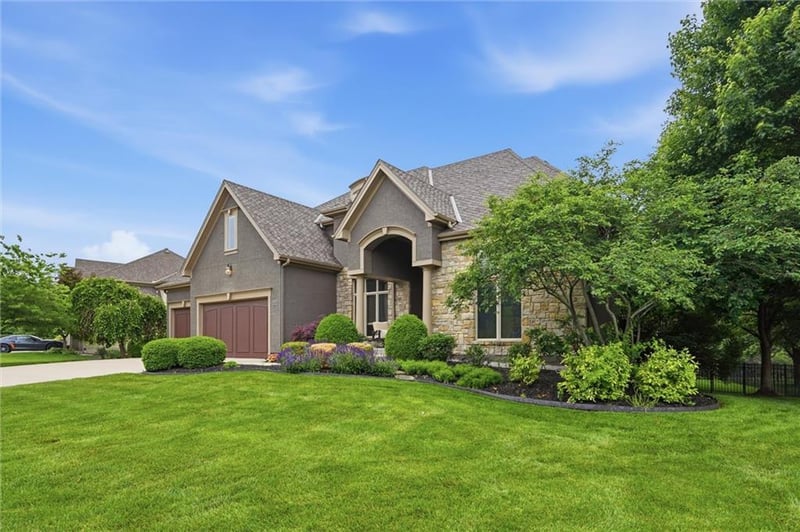 9605 W 150th St, Overland Park, KS 66221