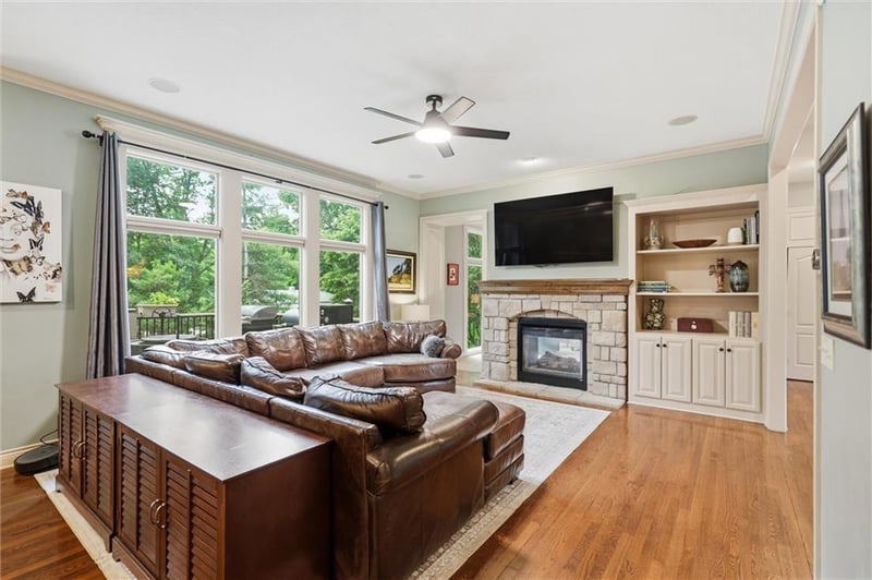 9605 W 150th St, Overland Park, KS 66221
