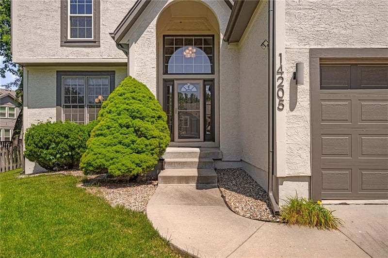 14205 Rosehill St, Overland Park, KS 66221