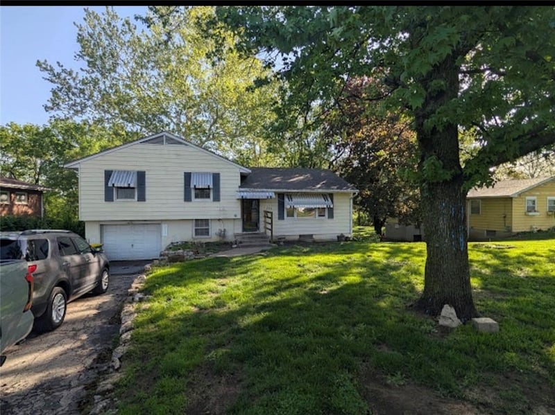 722 Shawnee Rd, Kansas City, KS 66103