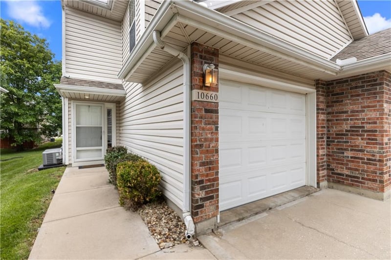10660 46th Ter, Kansas City, MO 64133