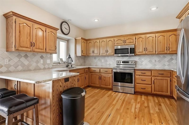 8623 Richmond Ave, Kansas City, MO 64157