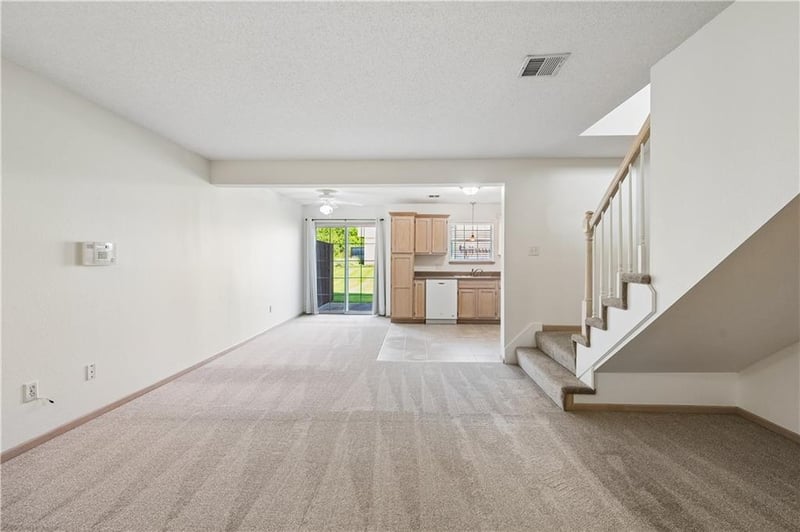 5542 Moonlight Meadow Dr, Lee's Summit, MO 64064