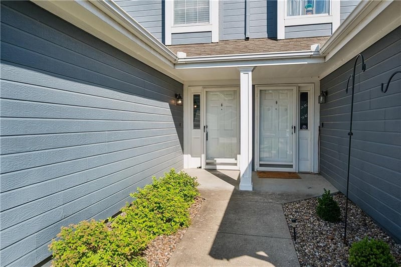 5542 Moonlight Meadow Dr, Lee's Summit, MO 64064