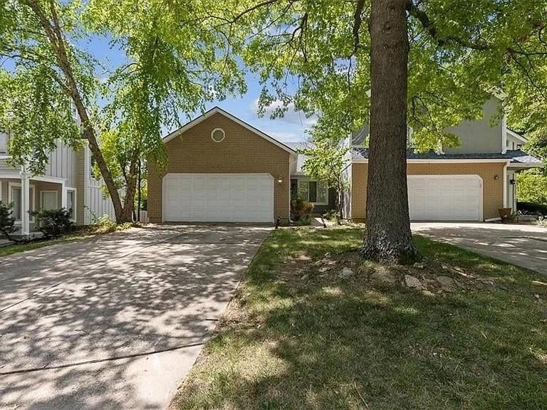8323 120 Ter, Overland Park, KS 66213