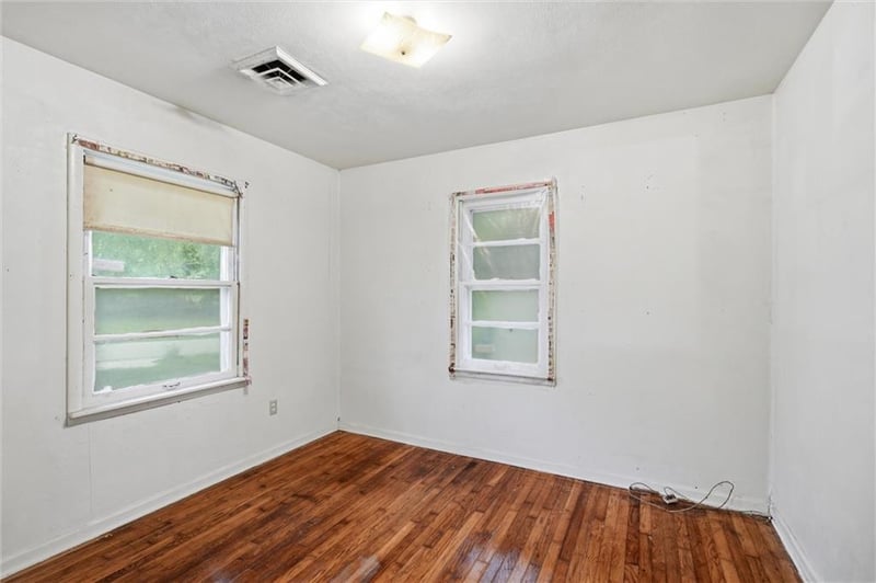 8012 S Benton Ave, Kansas City, MO 64132