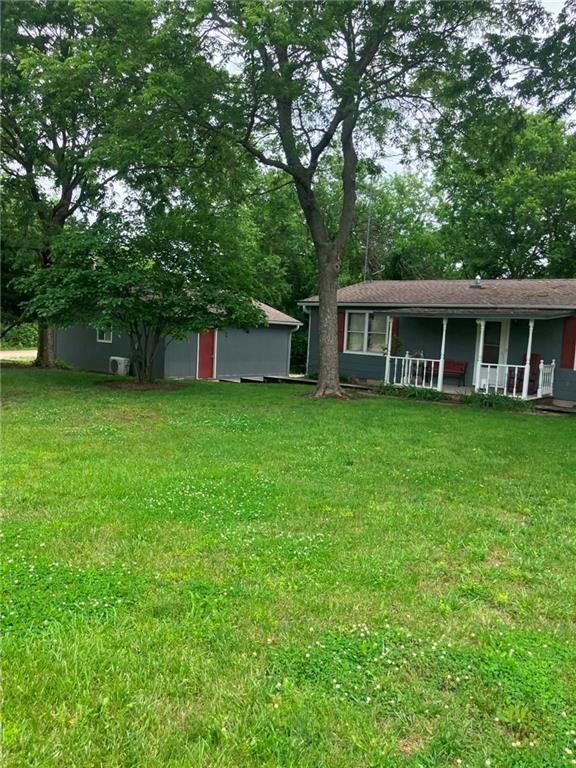 70 Eagle Ln, Mound City, KS 66056