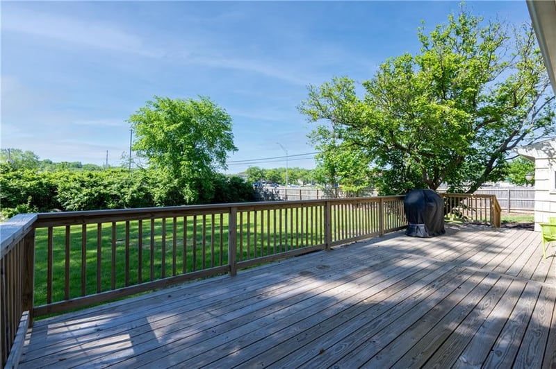 701 98th St, Kansas City, MO 64131