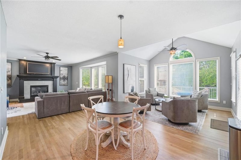 16901 W 84th St, Lenexa, KS 66219