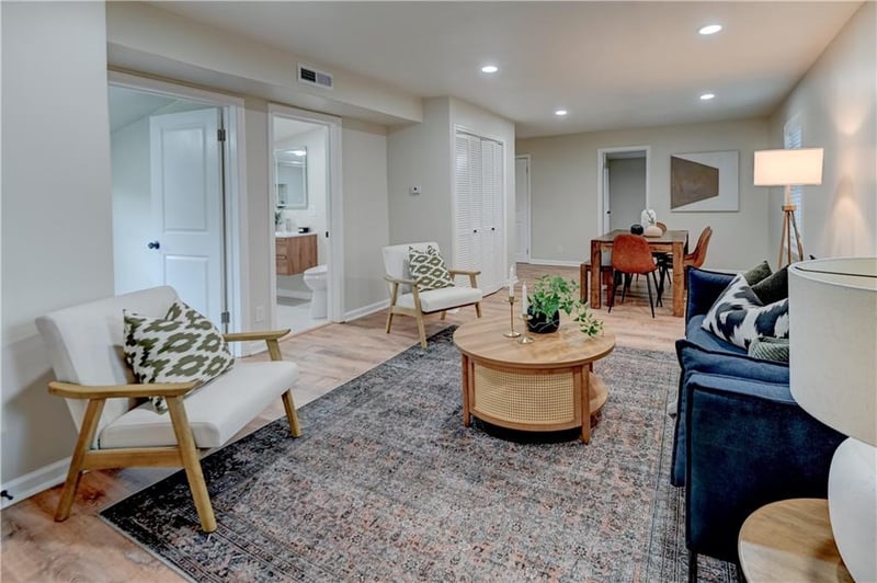 7126 Main St, Kansas City, MO 64114