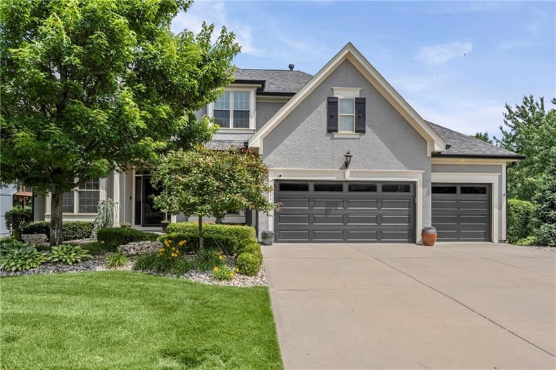 5211 Kenton St, Shawnee, KS 66226
