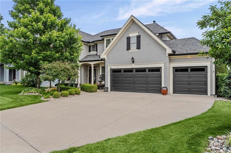 5211 Kenton St, Shawnee, KS 66226