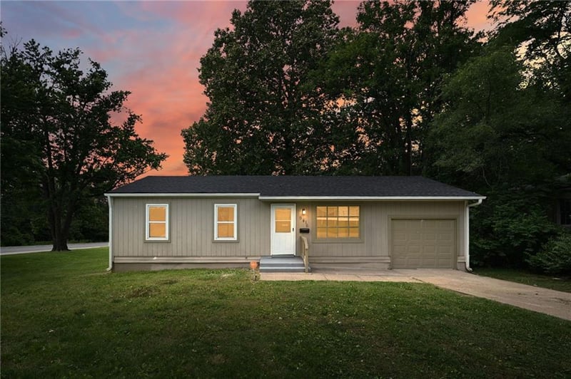 9416 Stark Ave, Kansas City, MO 64138