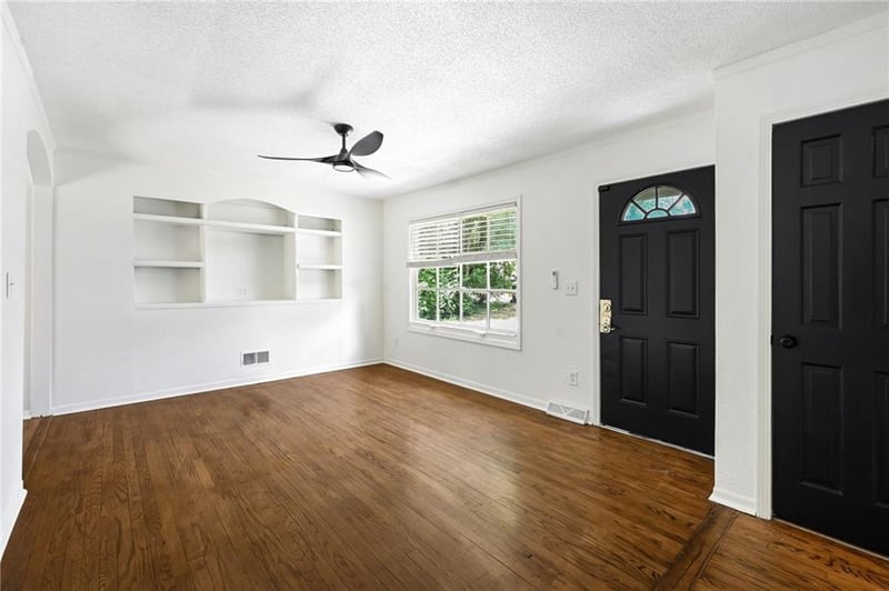 9416 Stark Ave, Kansas City, MO 64138