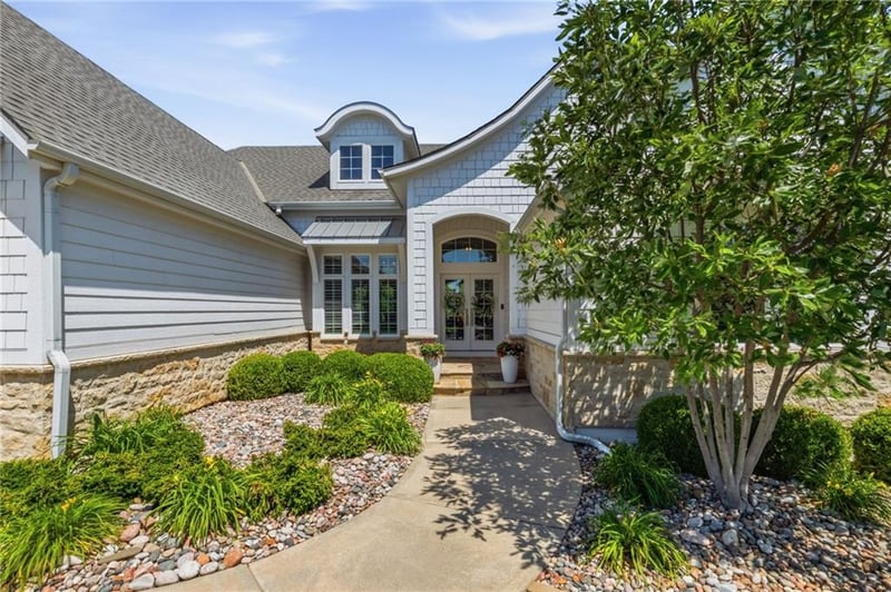 3300 W 156 St, Overland Park, KS 66224