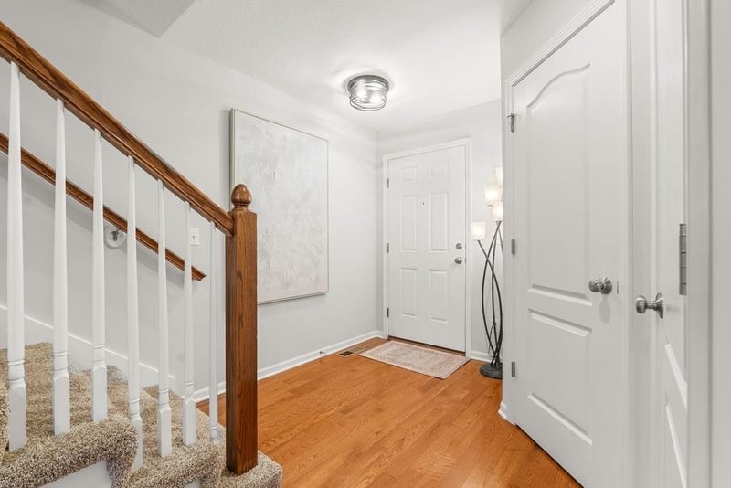 1207 Arborway Dr, Lee's Summit, MO 64082