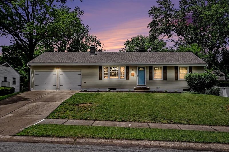 3606 48th Ter, Kansas City, MO 64119
