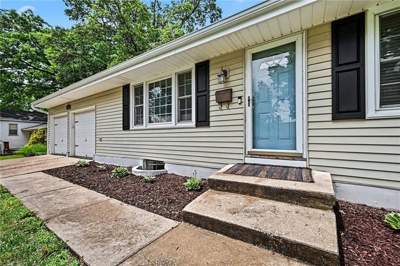 3606 48th Ter, Kansas City, MO 64119