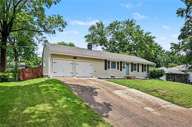 3606 48th Ter, Kansas City, MO 64119