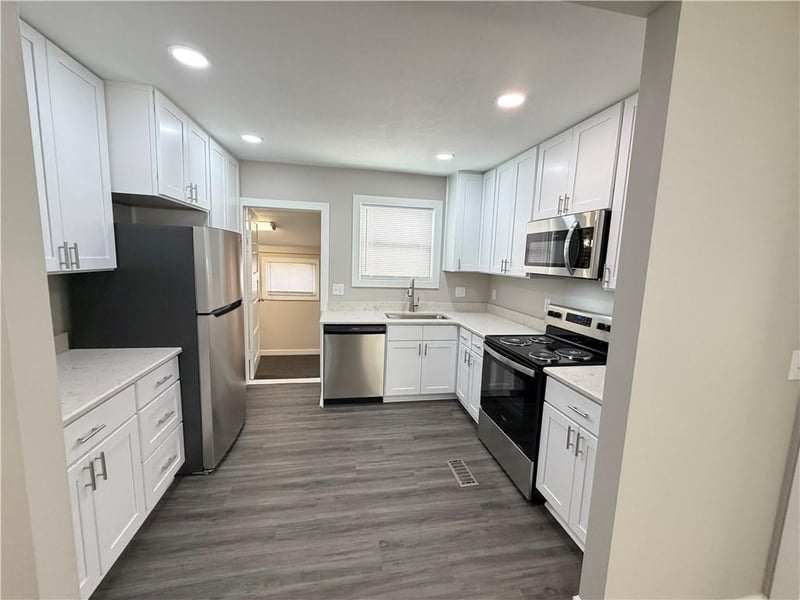 638 Mill St, Liberty, MO 64068