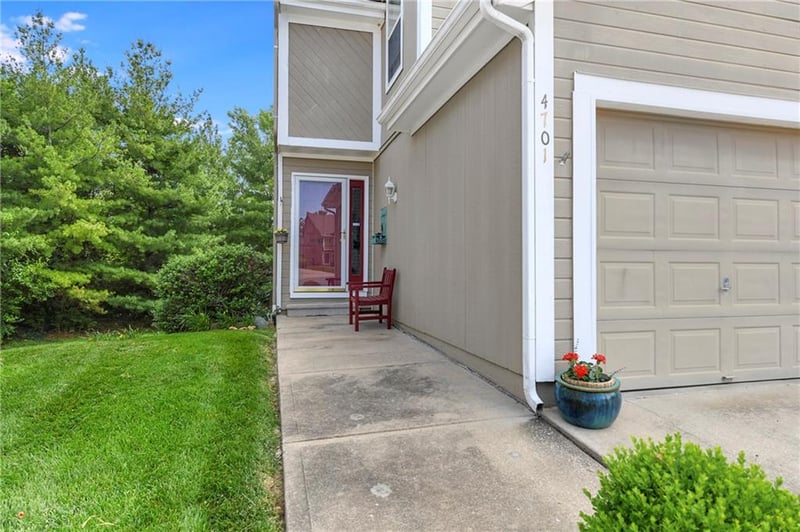 4701 Haden Ct, Kansas City, MO 64136