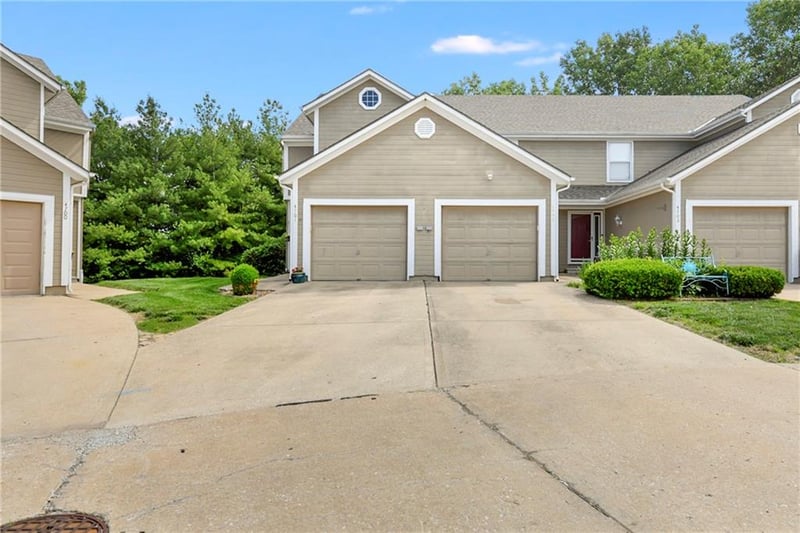 4701 Haden Ct, Kansas City, MO 64136