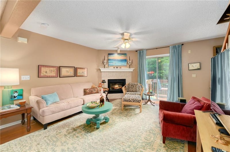 4701 Haden Ct, Kansas City, MO 64136