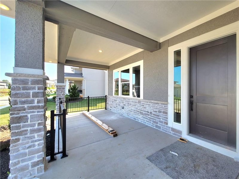 18220 Monrovia St, Overland Park, KS 66013