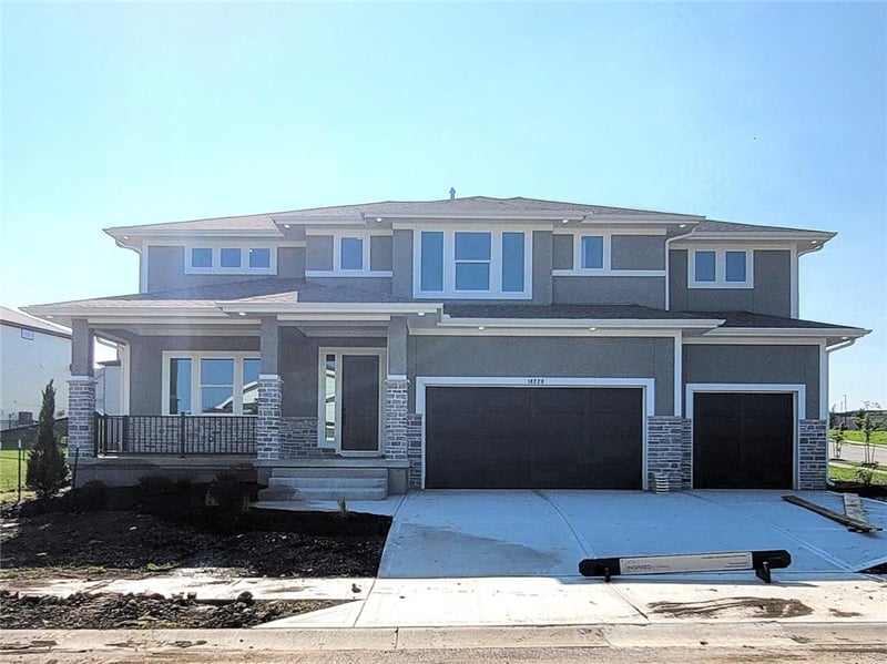 18220 Monrovia St, Overland Park, KS 66013