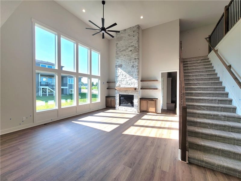 18220 Monrovia St, Overland Park, KS 66013