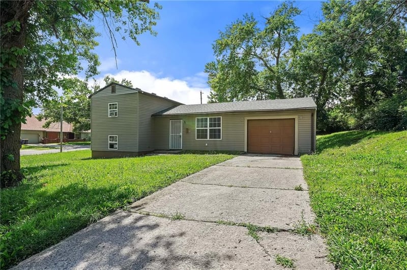 5260 Cypress Ave, Kansas City, MO 64130