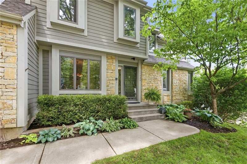 11526 Knox St, Overland Park, KS 66210