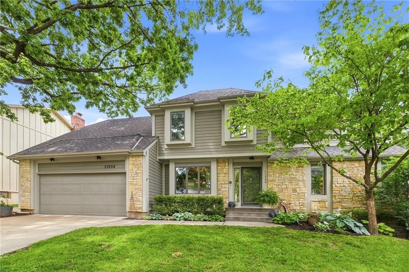 11526 Knox St, Overland Park, KS 66210