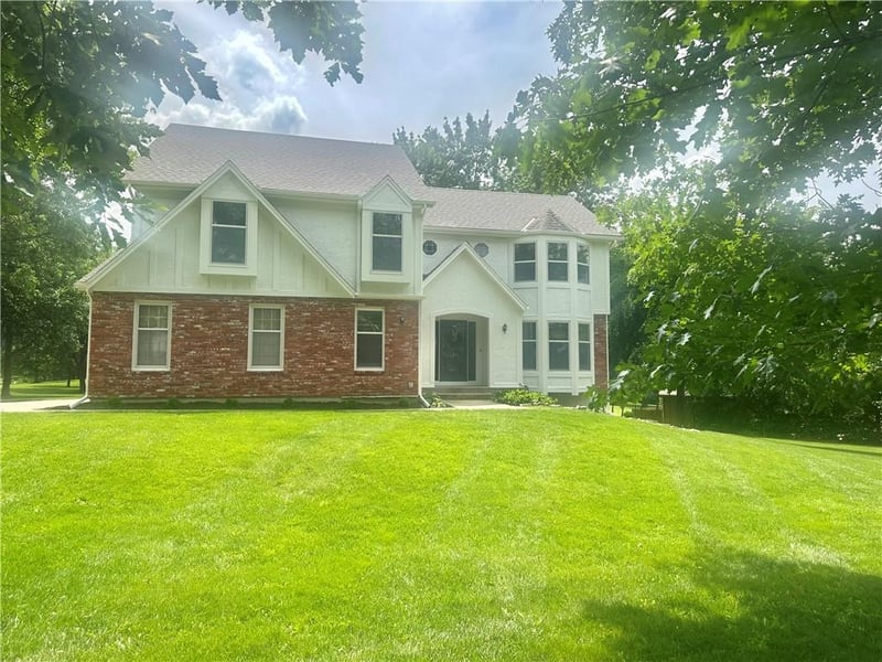 16720 Grandview St, Overland Park, KS 66085