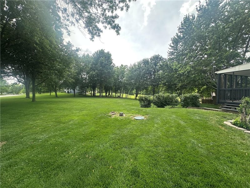 16720 Grandview St, Overland Park, KS 66085