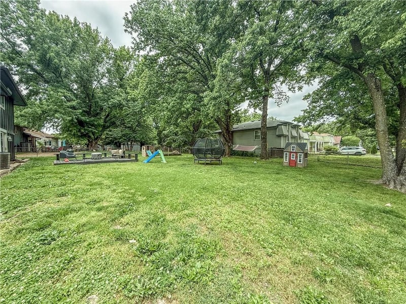 4928 Fisk Ave, Kansas City, MO 64151