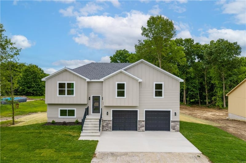 303 51st Rd, Warrensburg, MO 64093