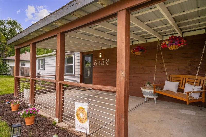 6338 Oak Grove Rd, Kansas City, KS 66106