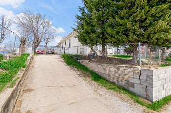 4614 E 10th St, Kansas City, MO 64127