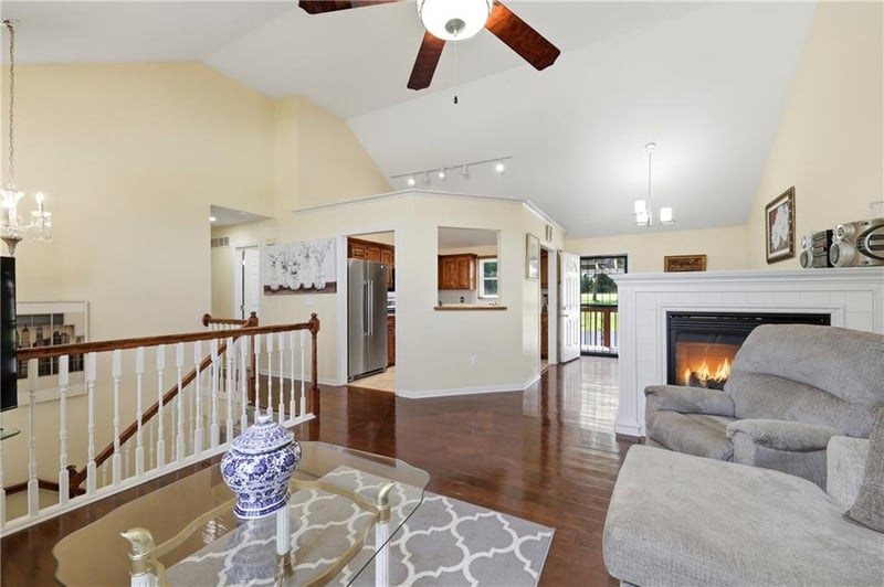 7902 Spring Valley Rd, Raytown, MO 64138