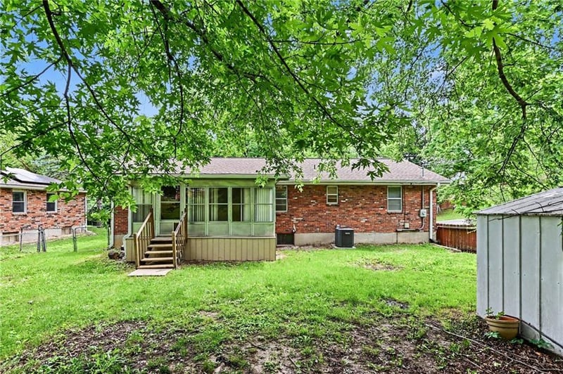 7420 Main St, Kansas City, MO 64118