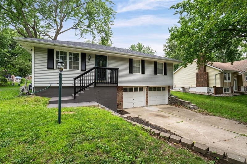 1210 5th St, Lee's Summit, MO 64063