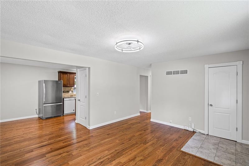 1210 5th St, Lee's Summit, MO 64063