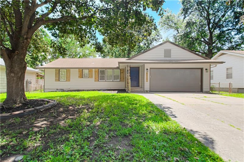 8219 85th Ter, Raytown, MO 64138