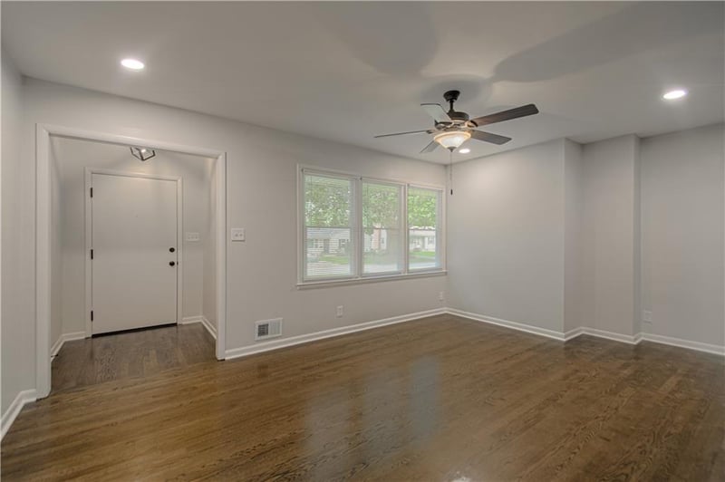 8219 85th Ter, Raytown, MO 64138