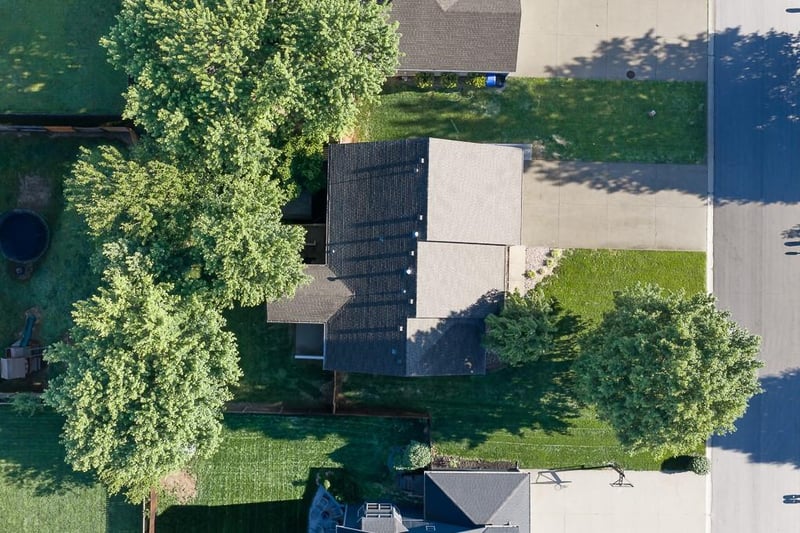 190 Rawlings Dr, Tonganoxie, KS 66086