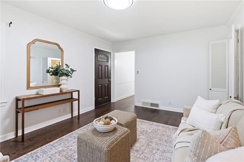 3005 W 50th Ter, Westwood, KS 66205
