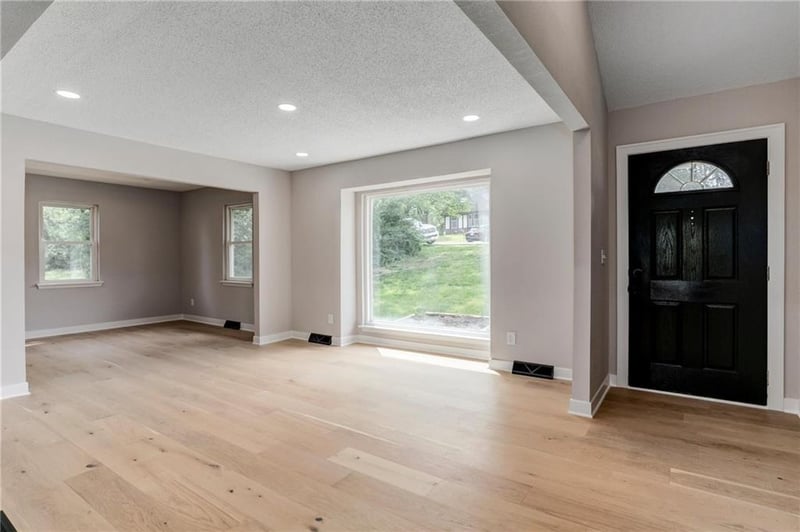 6906 Brownridge Dr, Shawnee, KS 66218