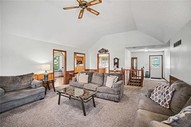 2105 Porter Rd, Blue Springs, MO 64014